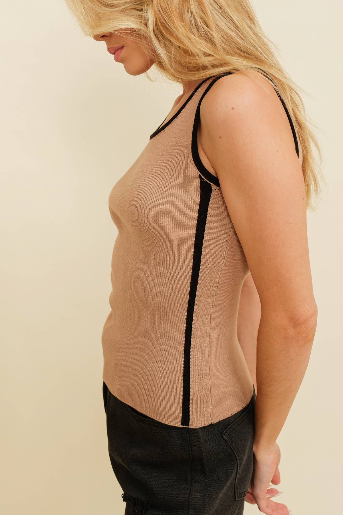 SALE | COLOR CONTRAST SLEEVELESS TOP