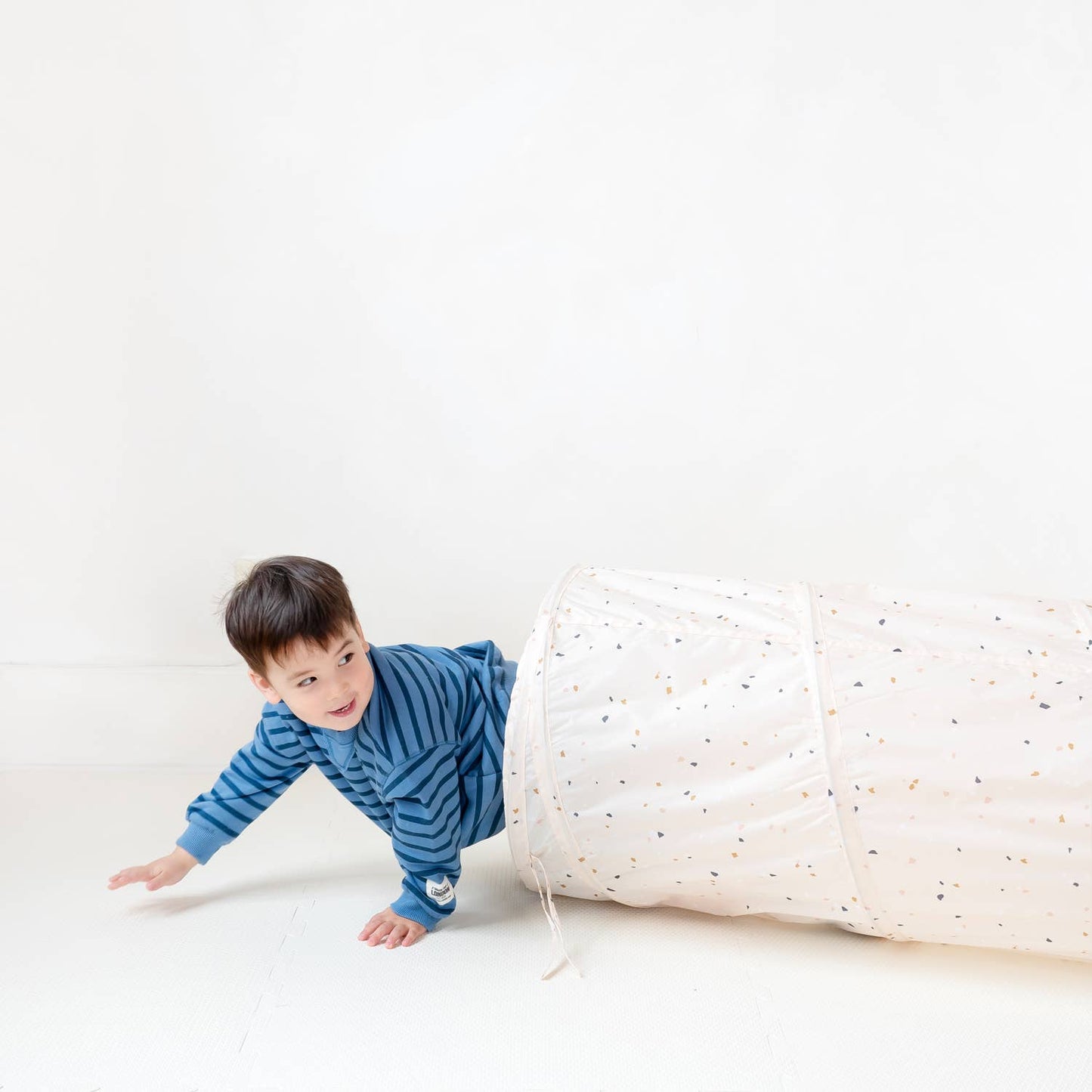 PHOEBE PLAY TUNNEL